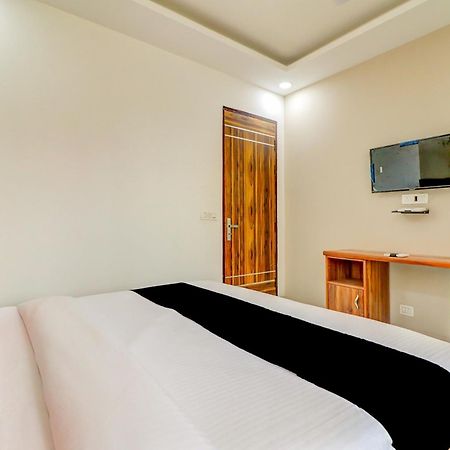Oyo Flagship 80318 Hotel Sai Plaza Near Indira Gandhi International Airport 뉴델리 외부 사진
