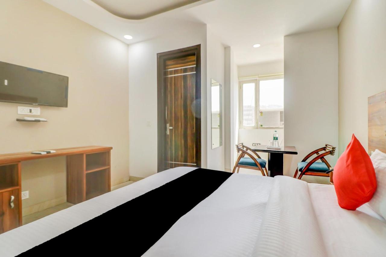 Oyo Flagship 80318 Hotel Sai Plaza Near Indira Gandhi International Airport 뉴델리 외부 사진