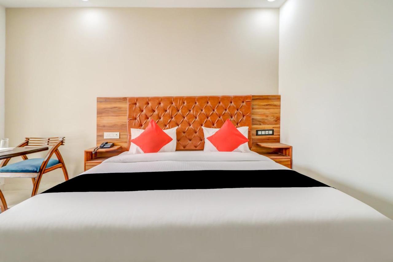Oyo Flagship 80318 Hotel Sai Plaza Near Indira Gandhi International Airport 뉴델리 외부 사진