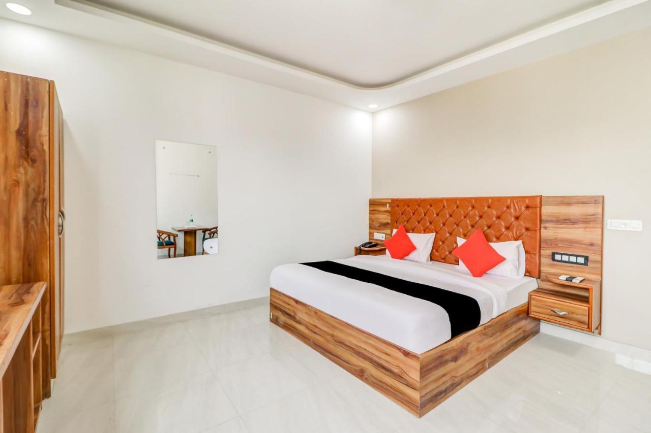 Oyo Flagship 80318 Hotel Sai Plaza Near Indira Gandhi International Airport 뉴델리 외부 사진