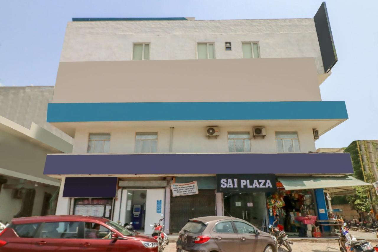 Oyo Flagship 80318 Hotel Sai Plaza Near Indira Gandhi International Airport 뉴델리 외부 사진