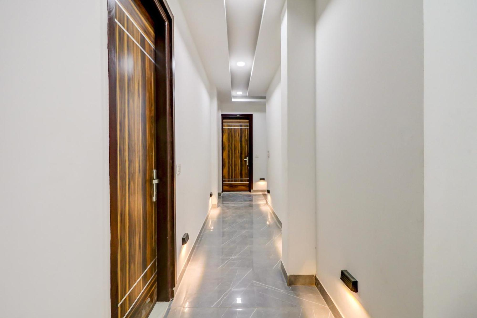 Oyo Flagship 80318 Hotel Sai Plaza Near Indira Gandhi International Airport 뉴델리 외부 사진